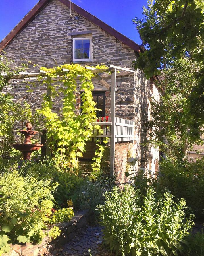 The Attic Apartment, Quay Street Studios Cardigan Εξωτερικό φωτογραφία